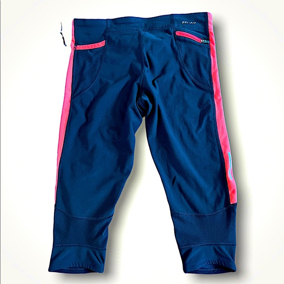 Women’s Nike Dri Fit Capris Size small - Picture 2 of 9